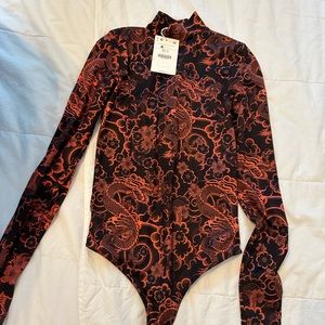 Bershka Cropped T shirt